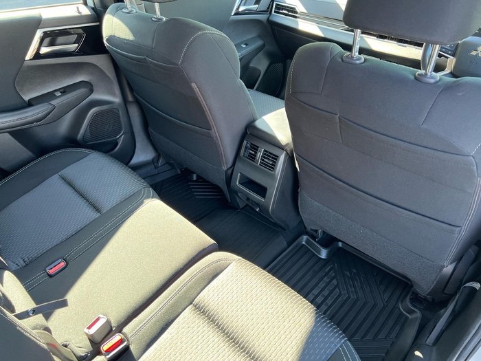 2023 Mitsubishi Outlander ES