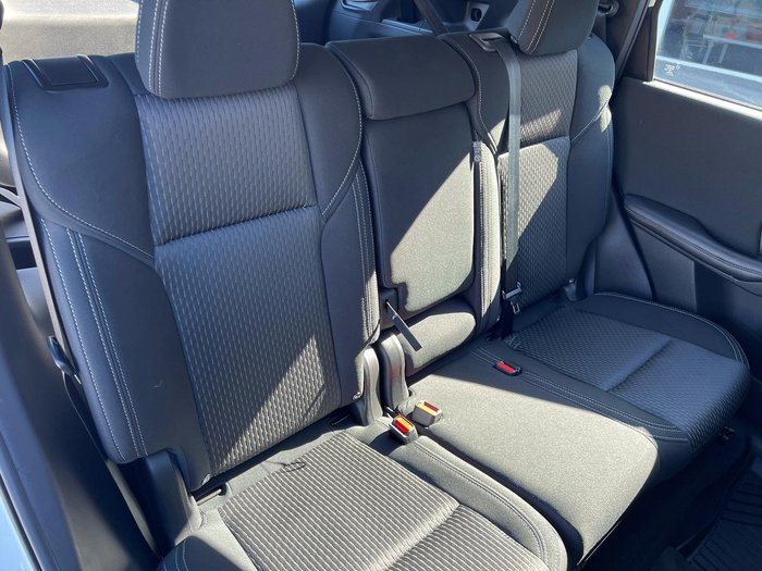 2023 Mitsubishi Outlander ES