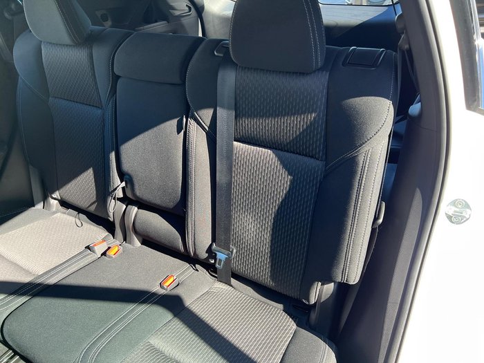 2023 Mitsubishi Outlander ES