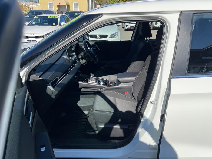 2023 Mitsubishi Outlander ES