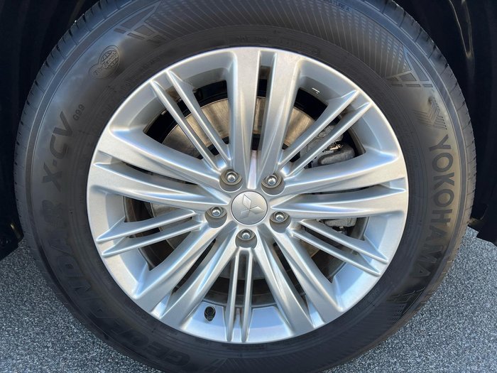 2023 Mitsubishi Outlander ES