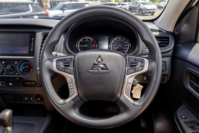 2023 Mitsubishi Triton GLX