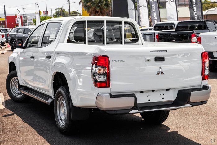 2023 Mitsubishi Triton GLX