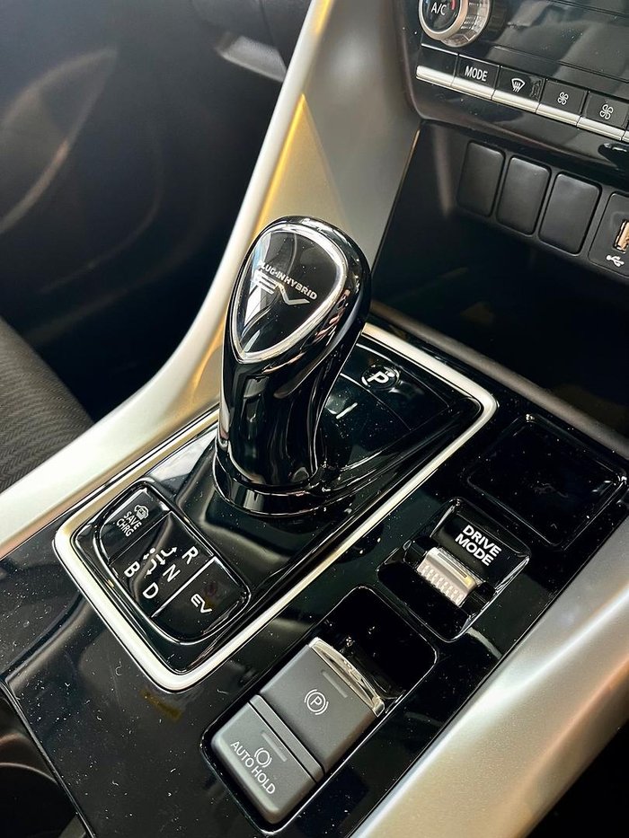 2024 Mitsubishi Eclipse Cross PHEV ES