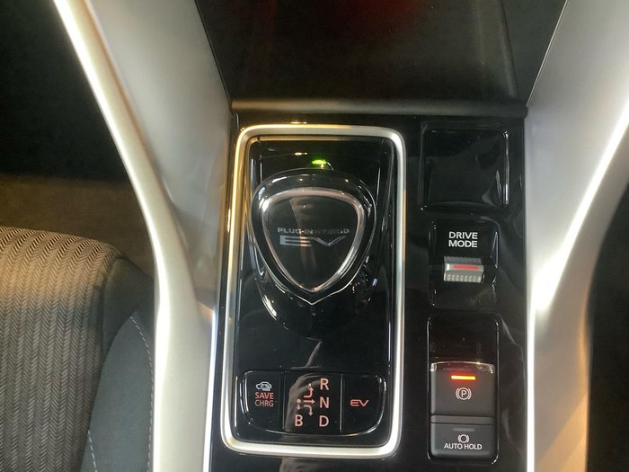 2024 Mitsubishi Eclipse Cross PHEV ES