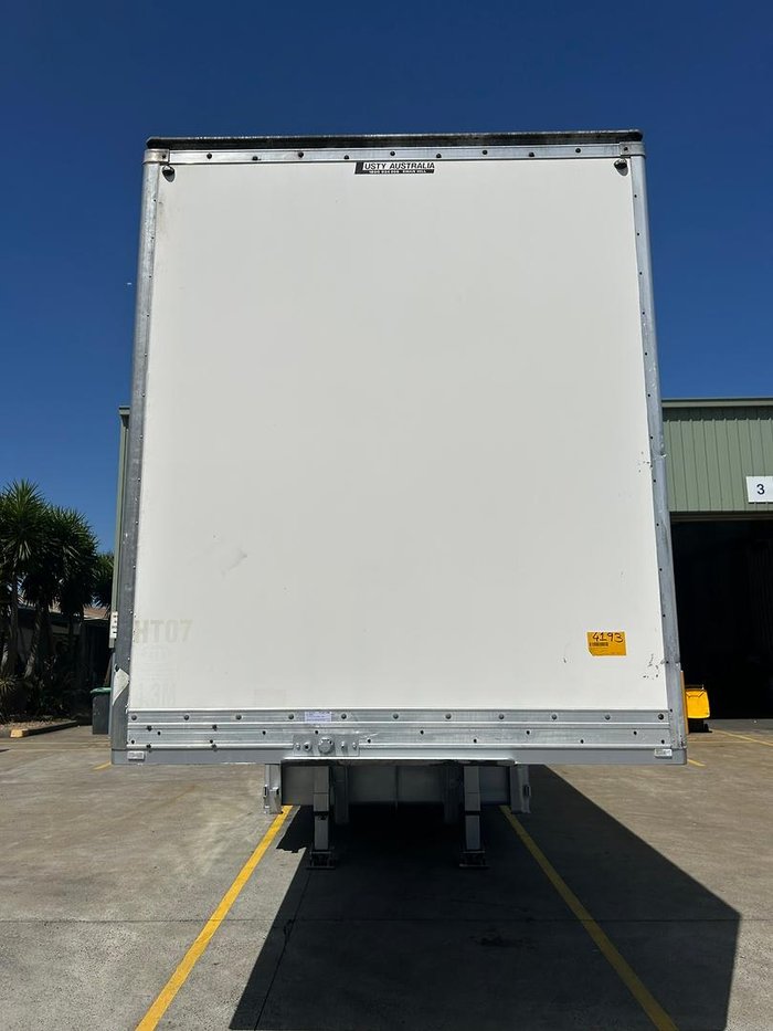 2006 Lusty St3 12 Pallet Dry Freight Van 4.3M
