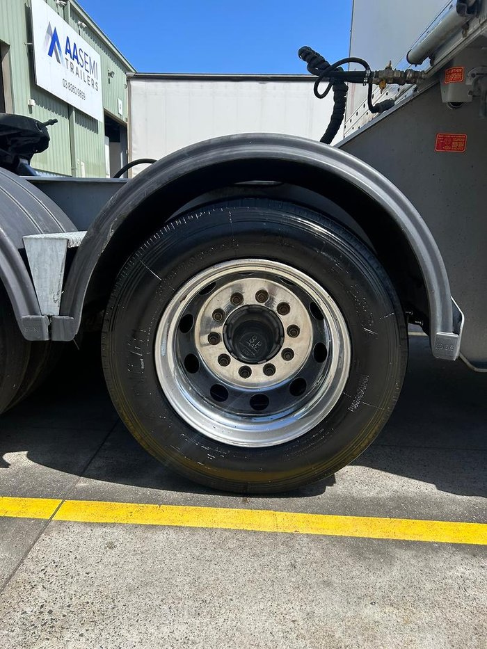 2006 Lusty St3 12 Pallet Dry Freight Van 4.3M