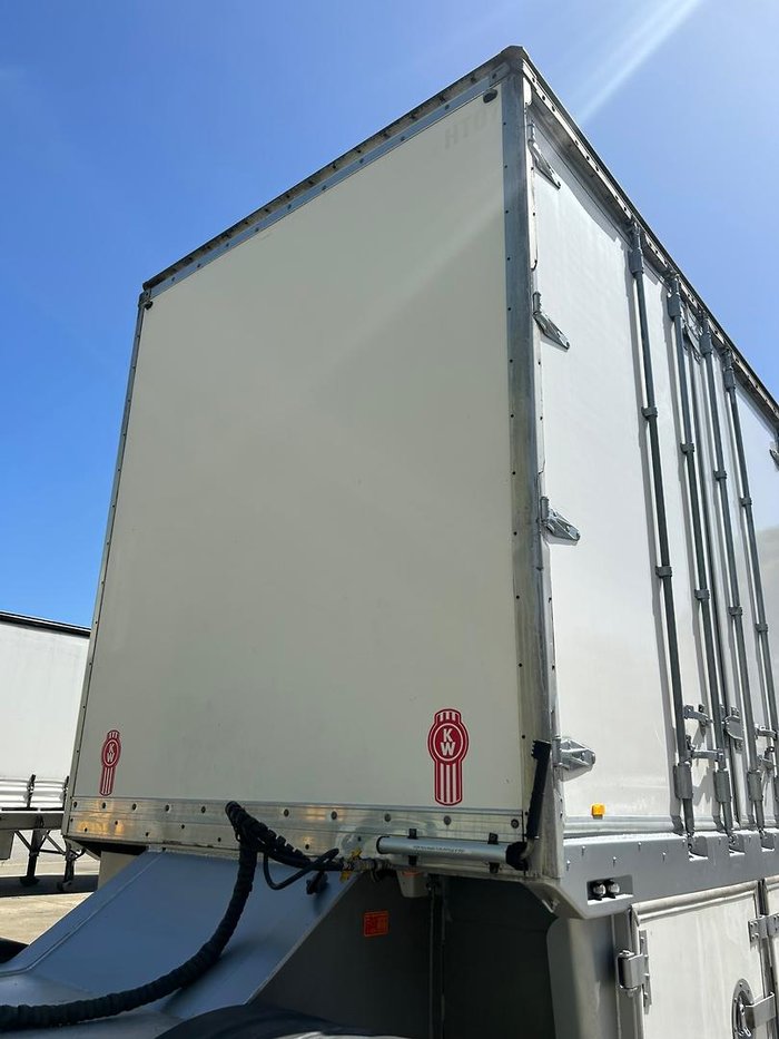 2006 Lusty St3 12 Pallet Dry Freight Van 4.3M