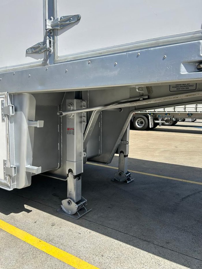 2006 Lusty St3 12 Pallet Dry Freight Van 4.3M 