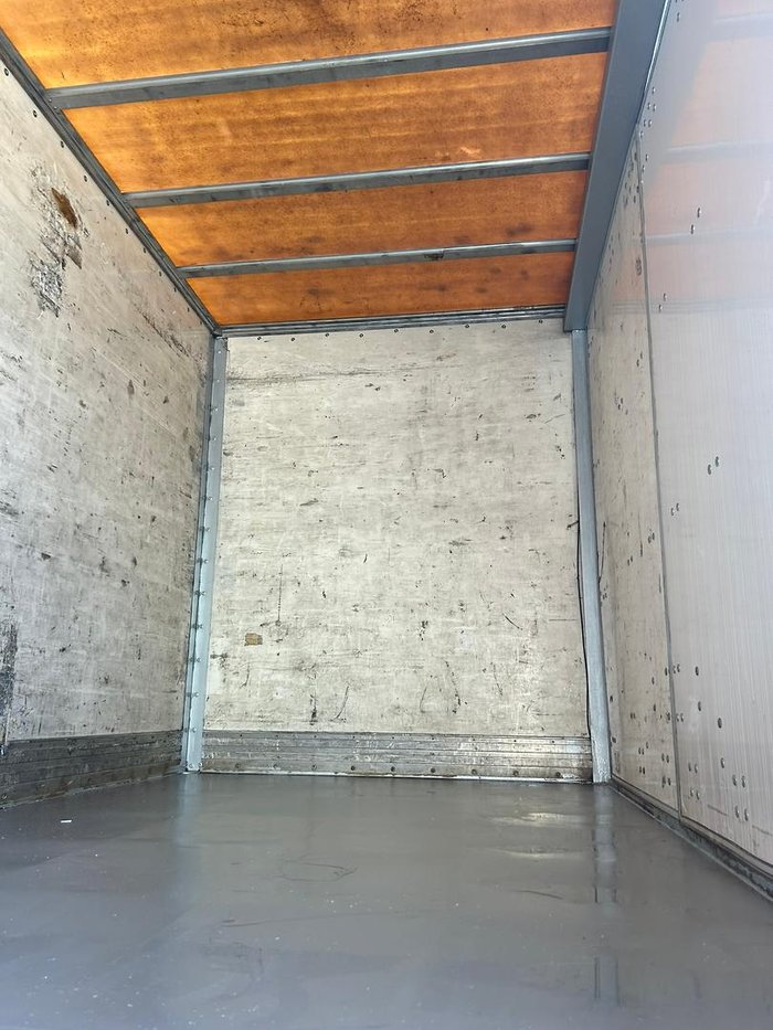 2006 Lusty St3 12 Pallet Dry Freight Van 4.3M