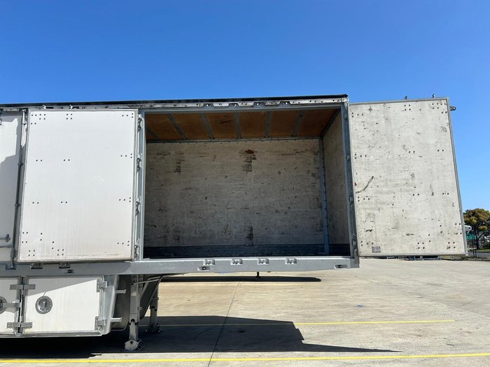 2006 Lusty St3 12 Pallet Dry Freight Van 4.3M 