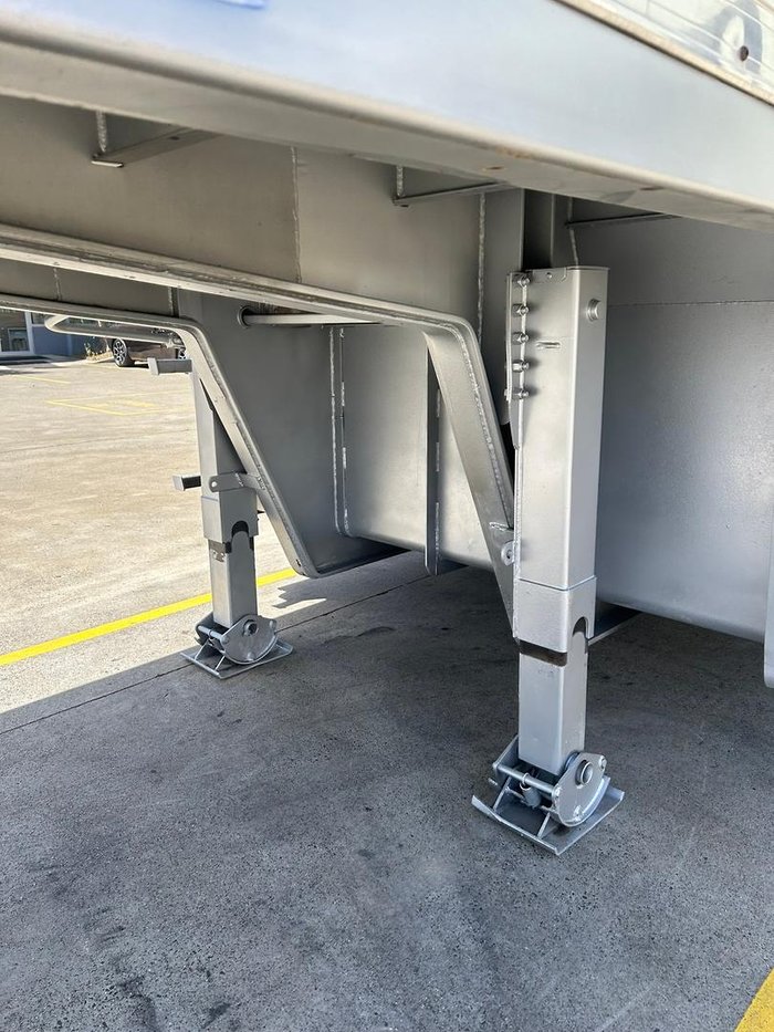 2006 Lusty St3 12 Pallet Dry Freight Van 4.3M 