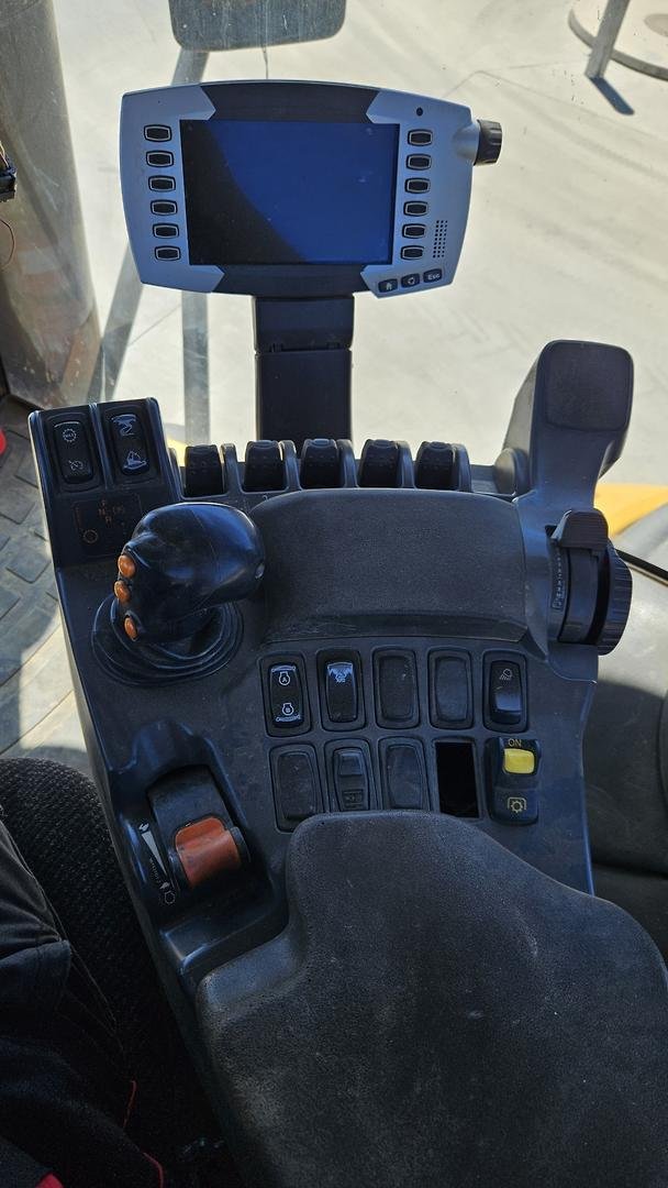 2015 Challenger Mt765e