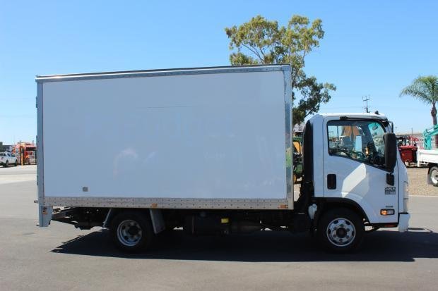 2014 Isuzu Npr200