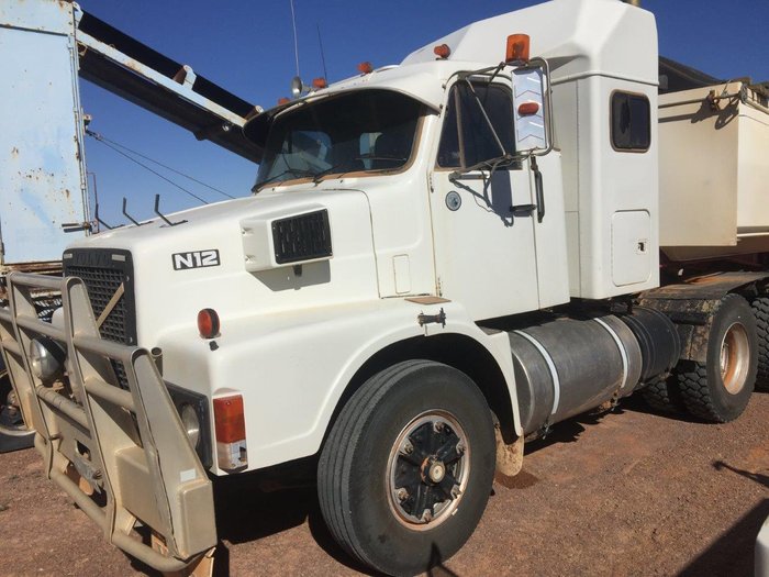 1985 Volvo N12 White