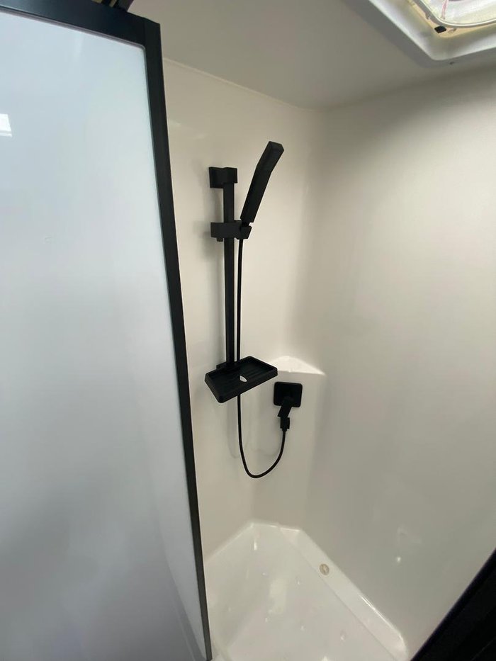 2024 JB Caravans 2024 Sting 20'6 Rd Cafe