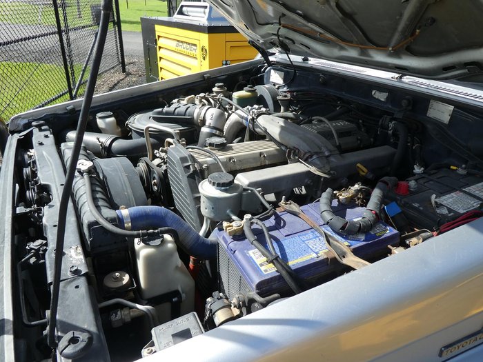 1998 Toyota Landcruiser Ute SILVER