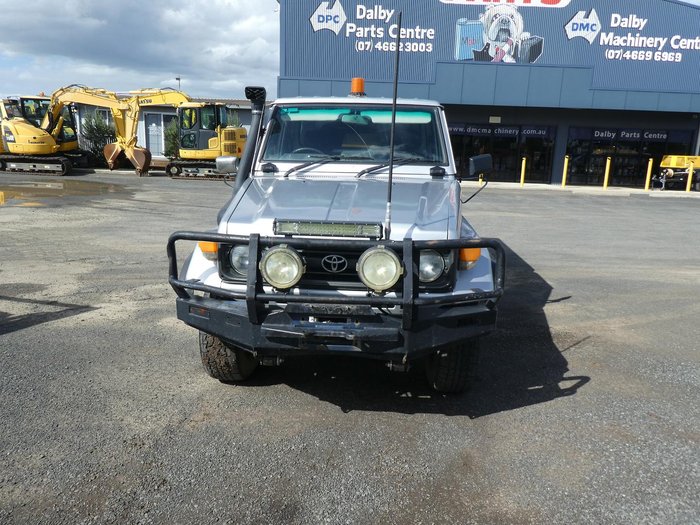 1998 Toyota Landcruiser Ute SILVER