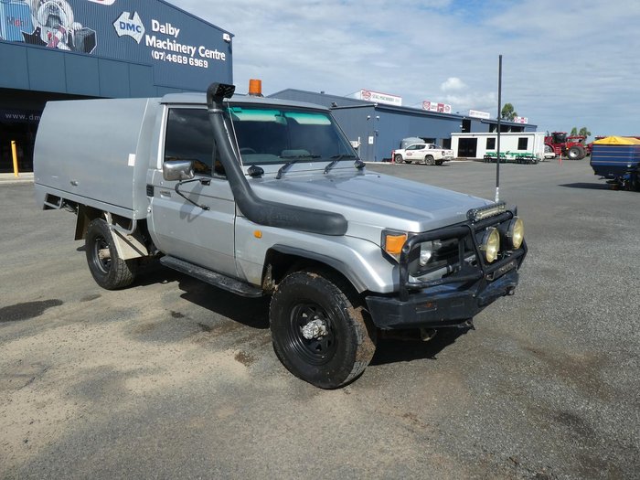 1998 Toyota Landcruiser Ute SILVER
