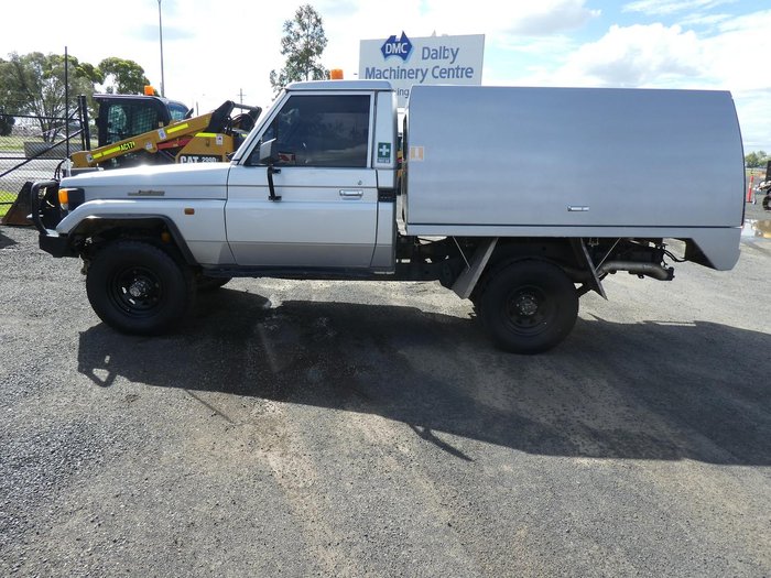 1998 Toyota Landcruiser Ute SILVER