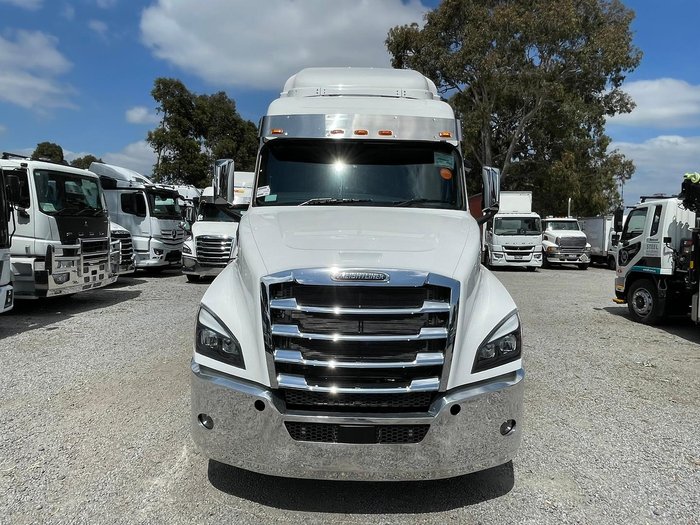 2024 Freightliner Cascadia 126 WHITE
