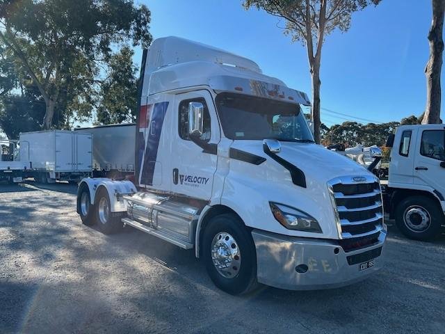 2023 Freightliner Cascadia 116 White