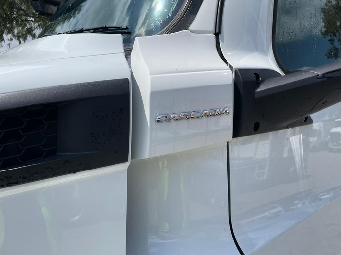 2023 Freightliner Cascadia 116 White