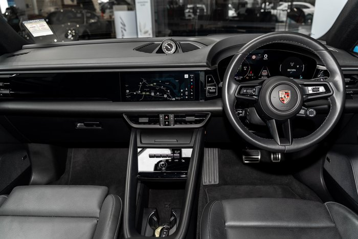 2025 Porsche Macan 4S