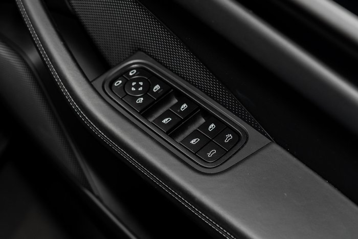 2025 Porsche Macan 4S