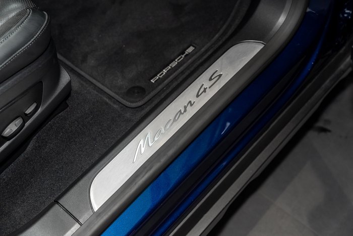 2025 Porsche Macan 4S