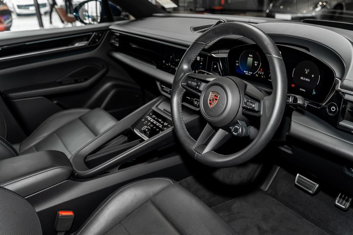 2025 Porsche Macan 4S