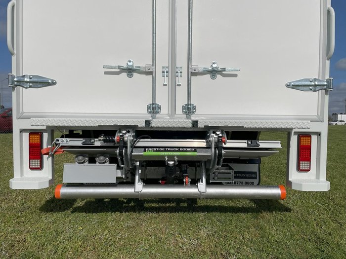 2025 Fuso Canter 515 White