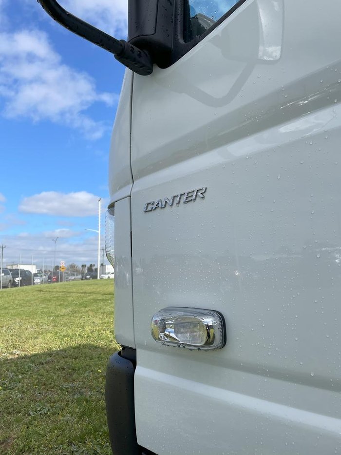 2025 Fuso Canter 515 White