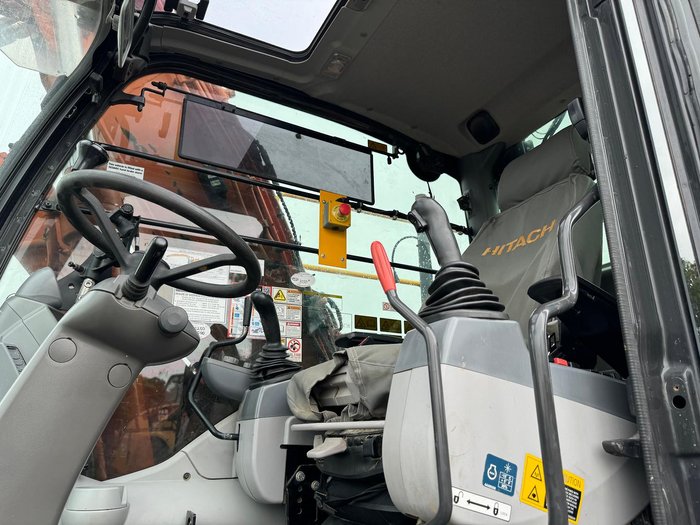 2019 Hitachi Zx170w-5B