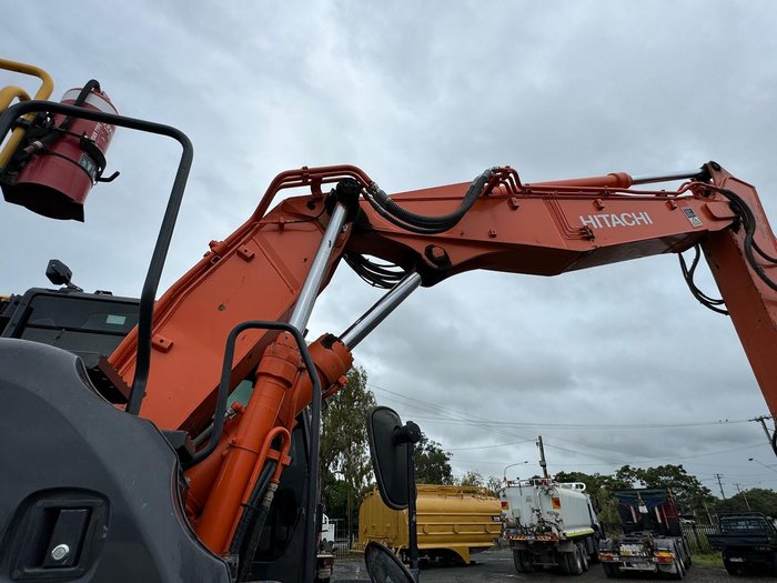 2019 Hitachi Zx170w-5B