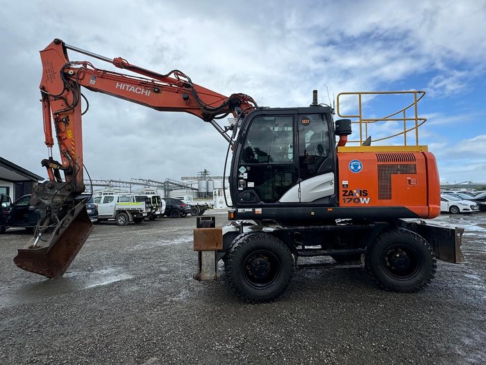 2019 Hitachi Zx170w-5B