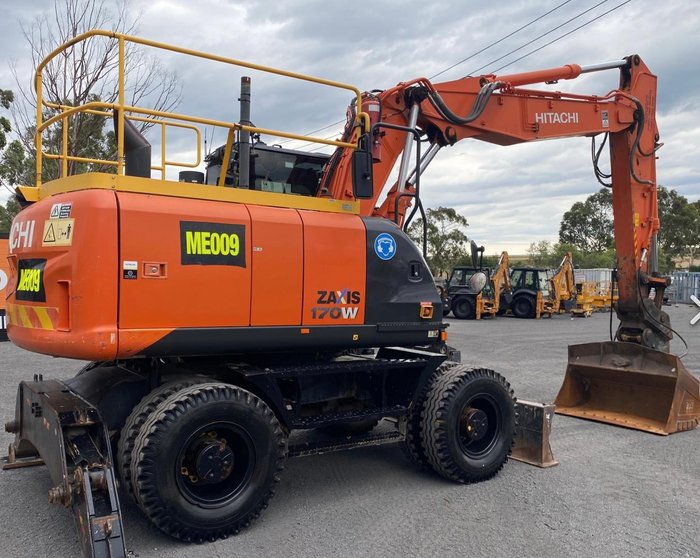 2019 Hitachi Zx170w-5B