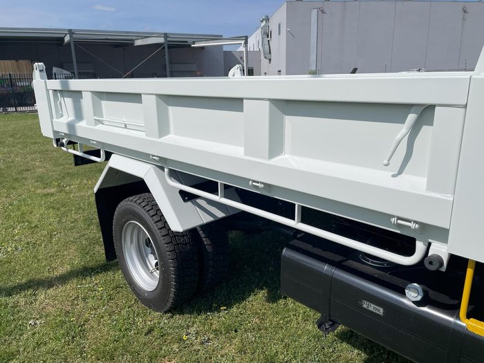 2025 Fuso Canter 815 Tipper White