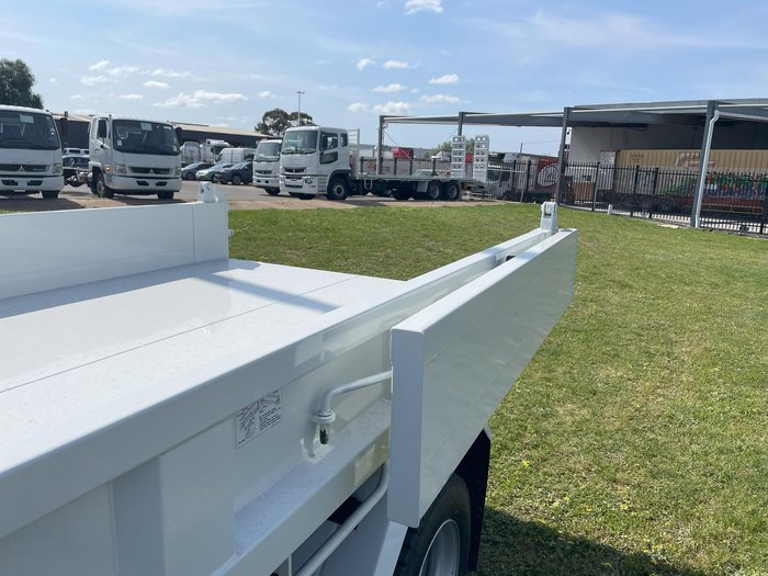 2025 Fuso Canter 815 Tipper White