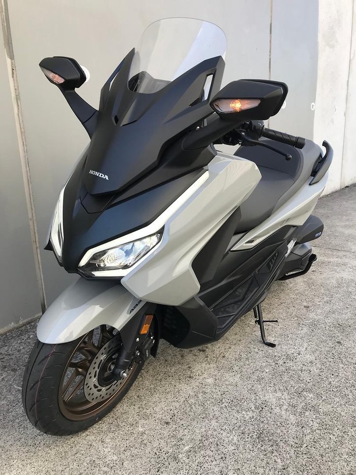 2025 Honda Forza 350 (NSS350) 