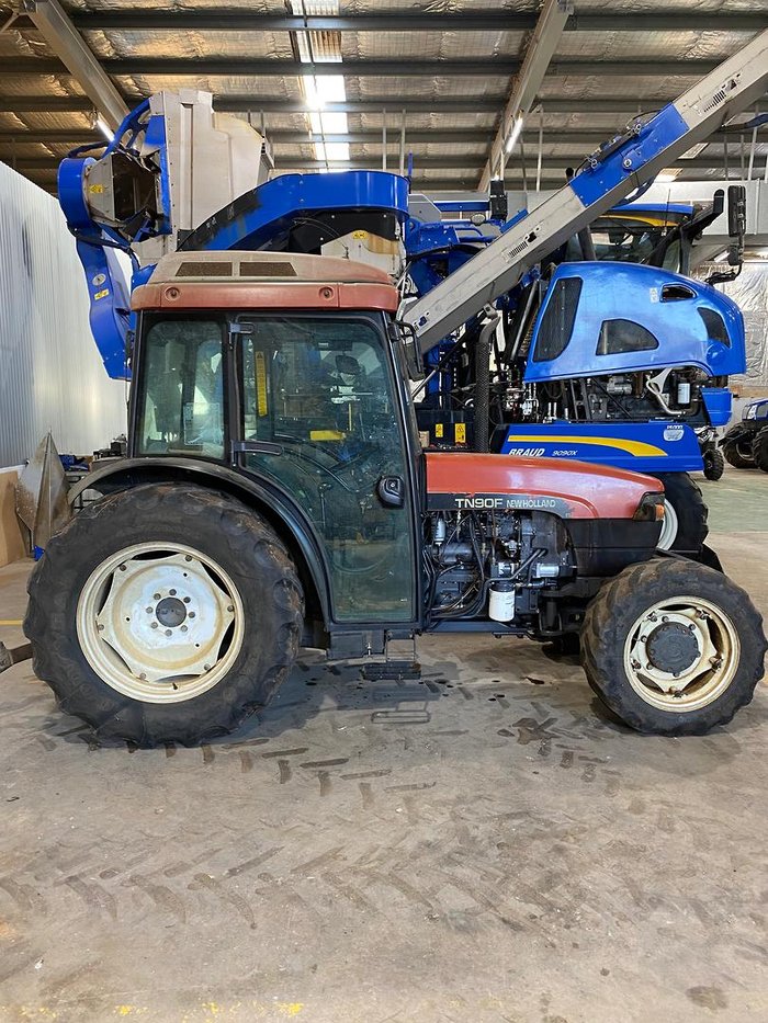 1997 New Holland Tn90f