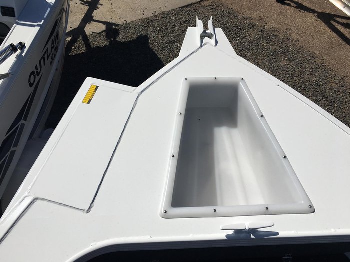 2026 Stacer 489 Outlaw Centre Console