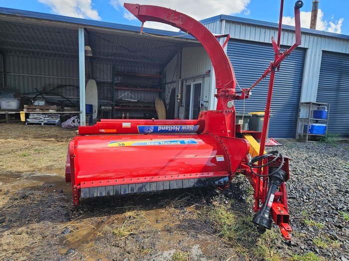 2018 New Holland Crop Chopper 38 Red