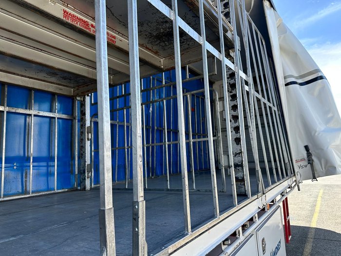 2016 Vawdrey St4 24 Pallet Sd Refrigerated Curtain Sider (Mezzanine)