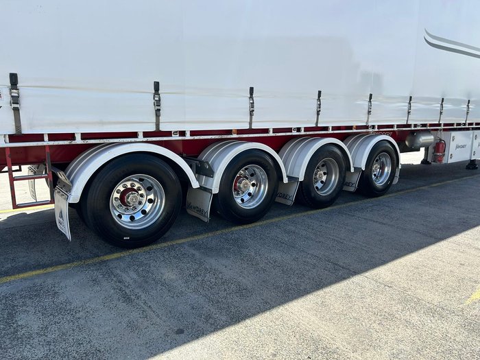 2016 Vawdrey St4 24 Pallet Sd Refrigerated Curtain Sider (Mezzanine)