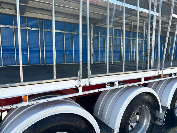 2016 Vawdrey St4 24 Pallet Sd Refrigerated Curtain Sider (Mezzanine)