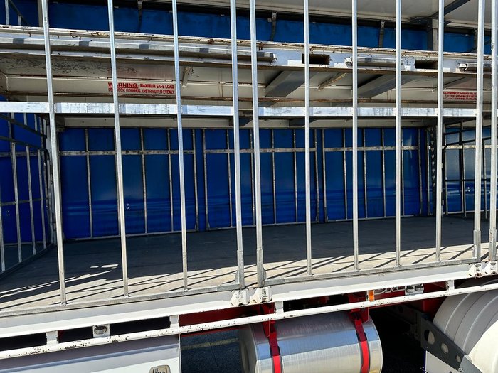 2016 Vawdrey St4 24 Pallet Sd Refrigerated Curtain Sider (Mezzanine)