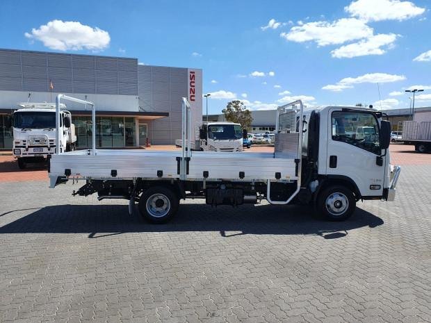2025 Isuzu N Series NPR 45/55-155 Tradepack White