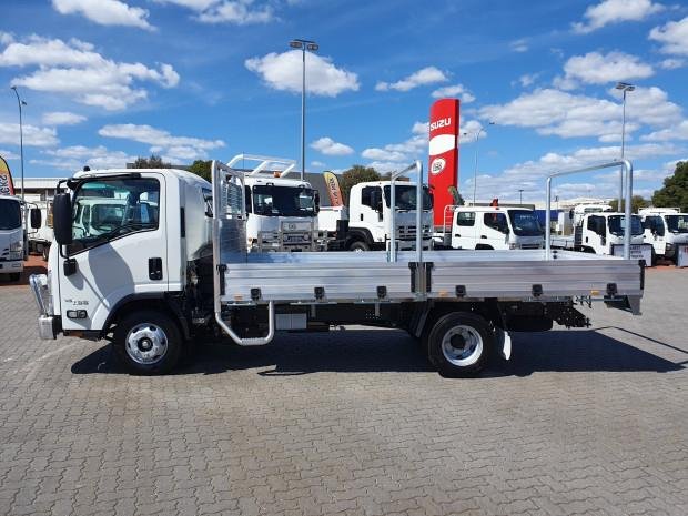 2025 Isuzu N Series NPR 45/55-155 Tradepack White