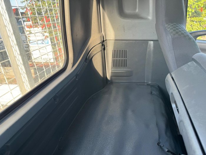 2012 Isuzu Fss 550 WHITE